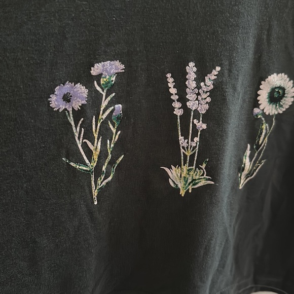 ❣️3/$30 ROMWE Floral Print Crop Top - Picture 4 of 6